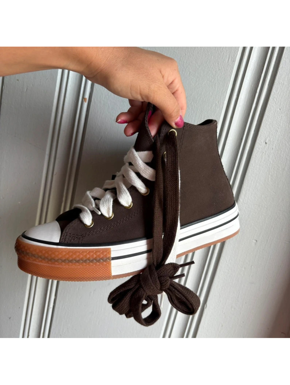Size 5 USA Boys Brown Leather Hightop Converse NEW